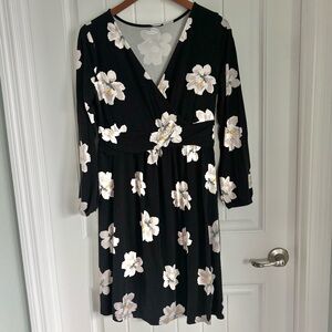Old Navy Maternity Floral Wrap Dress Black White Size Large